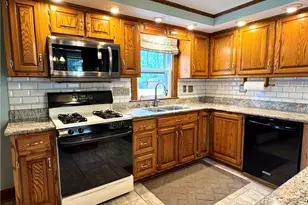 268 Holyoke Rd, Center Township, PA 16001 - Photo 4