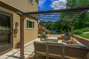 201 Center Ave, Oakdale, PA 15071 - Photo 36