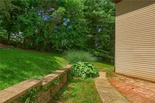 201 Center Ave, Oakdale, PA 15071 - Photo 30