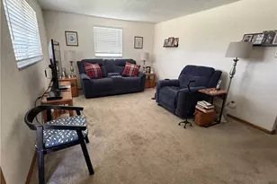 4126-4128 Everlawn St, West Mifflin, PA 15122 - Photo 4