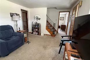 4126-4128 Everlawn St, West Mifflin, PA 15122 - Photo 4