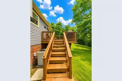 111 Crestwood Dr, Ross Twp, PA 15237 - Photo 8