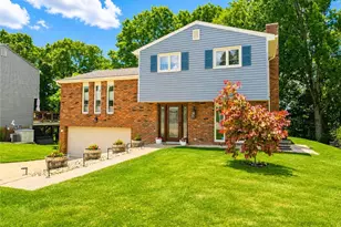 111 Crestwood Dr, Ross Twp, PA 15237 - Photo 2