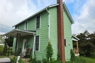 1302 Oaklawn Dr, Latrobe, PA 15650 - Photo 2