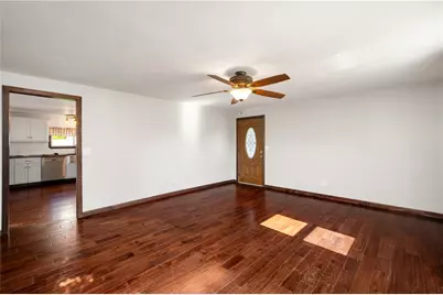 214 Willow Run Dr, Center Township, PA 16001 - Photo 14