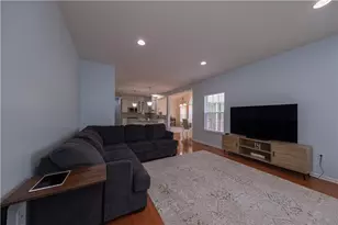 1909 Colonial Dr, Pittsburgh, PA 15143 - Photo 12