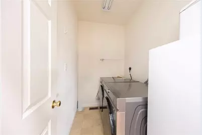 1909 Colonial Dr, Pittsburgh, PA 15143 - Photo 32