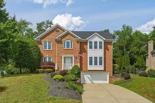 130 W Field Club Dr, Robinson Twp, PA 15136 - Photo 1