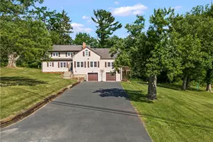 860 E McMurray Rd, Peters Township, PA 15367 - Photo 2
