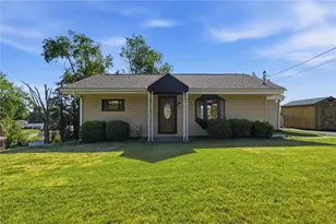 41 R Kenridge Dr, Kennedy Township, PA 15136 - Photo 2