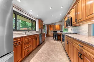 401 Kurt Dr, Pittsburgh, PA 15243 - Photo 10