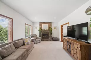 7708 Natalie Ln, Irwin, PA 15642 - Photo 8