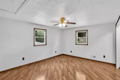 2404 Marble Ln, Pittsburgh, PA 15143 - Photo 12