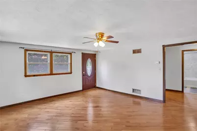 2404 Marble Ln, Pittsburgh, PA 15143 - Photo 8