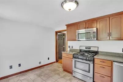2404 Marble Ln, Pittsburgh, PA 15143 - Photo 12