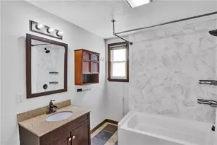 2404 Marble Ln, Pittsburgh, PA 15143 - Photo 16