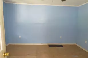 19 Gibson Ave, Washington, PA 15301 - Photo 2