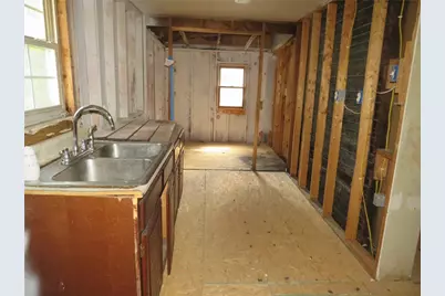 19 Gibson Ave, Washington, PA 15301 - Photo 8