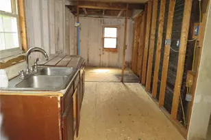 19 Gibson Ave, Washington, PA 15301 - Photo 8