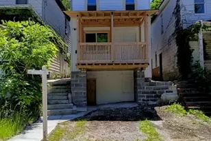 210 N 4th St, Jeannette, PA 15644 - Photo 2