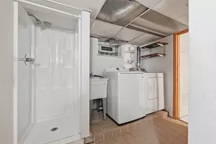 626 Perrilyn St, Pittsburgh, PA 15226 - Photo 26