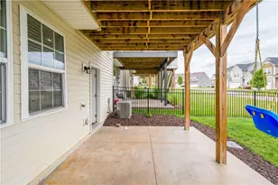 31 Hawthorne Dr, Chartiers, PA 15301 - Photo 6