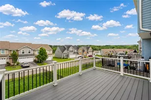 31 Hawthorne Dr, Chartiers, PA 15301 - Photo 2