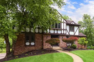 153 Oakwood, Peters Township, PA 15317 - Photo 2