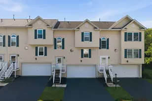 151 Manor View Dr, Manor, PA 15665 - Photo 1