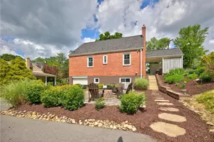 205 Coral Dr, Pittsburgh, PA 15241 - Photo 2