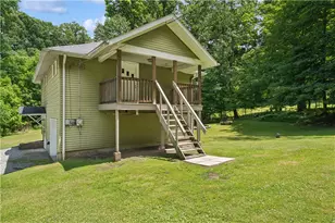 1351-1353 Mt Pleasant Rd, Hempfield Township, PA 15601 - Photo 30