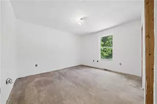 1351-1353 Mt Pleasant Rd, Hempfield Township, PA 15601 - Photo 14