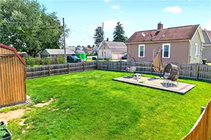 303 W Grant St, Houston, PA 15342 - Photo 4