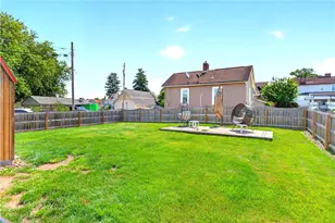 303 W Grant St, Houston, PA 15342 - Photo 34