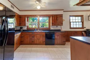 516 Oak Hill Dr, Grove City Boro, PA 16127 - Photo 10