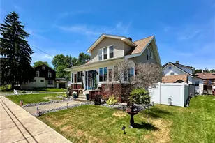 303 E Meyer Ave, New Castle, PA 16105 - Photo 4