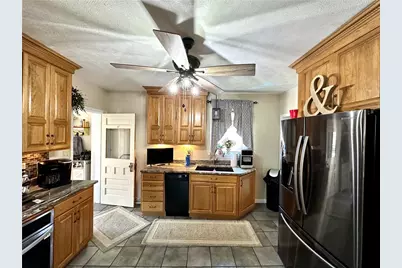 303 E Meyer Avenue, New Castle, PA 16105 - Photo 24