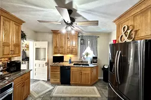 303 E Meyer Ave, New Castle, PA 16105 - Photo 24