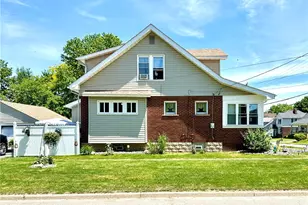 303 E Meyer Ave, New Castle, PA 16105 - Photo 8
