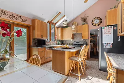 4874 Leona Dr, Pittsburgh, PA 15227 - Photo 10