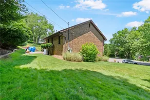 4874 Leona Dr, Pittsburgh, PA 15227 - Photo 32