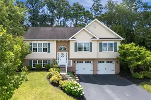 74 Laurel Dr, Hempfield Township, PA 15601 - Photo 2