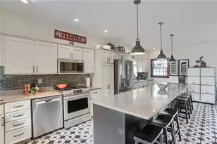 1024 Silver Ln, Robinson Twp, PA 15136 - Photo 6