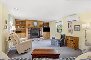 328 Canterbury Dr, Pittsburgh, PA 15238 - Photo 4