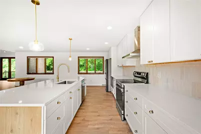 407 Hilltop Ln, Canton Township, PA 15301 - Photo 8