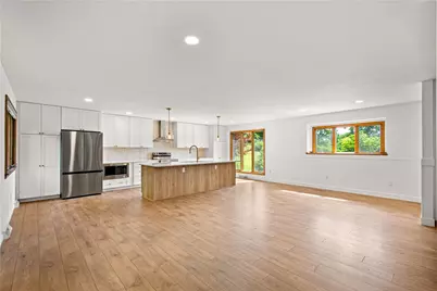 407 Hilltop Ln, Canton Township, PA 15301 - Photo 6