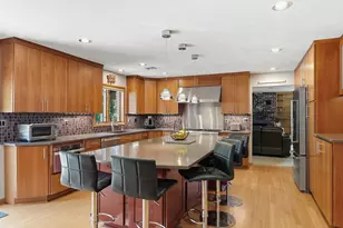 2360 W Gate Dr, Pittsburgh, PA 15237 - Photo 12