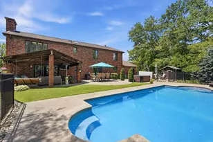 2360 W Gate Dr, Pittsburgh, PA 15237 - Photo 46