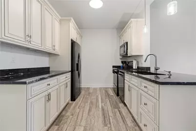 201 Adams Pointe Blvd #4, Adams Township, PA 16046 - Photo 6