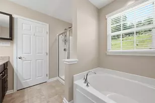 222 Broadstone Dr, Adams Township, PA 16046 - Photo 22